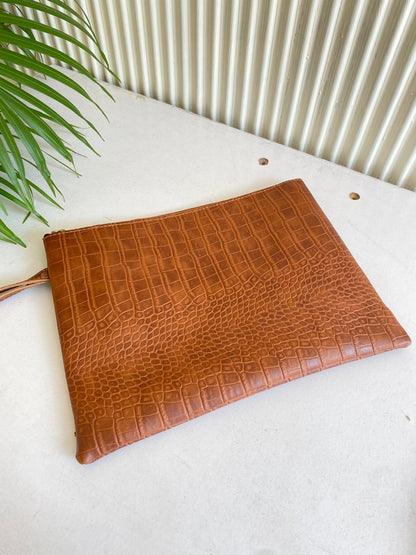 Croco Pouch